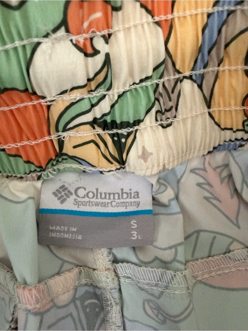 Columbia Women’s S Camping Hiking Print Shorts Drawstring 3” Inseam - Picture 2 of 7
